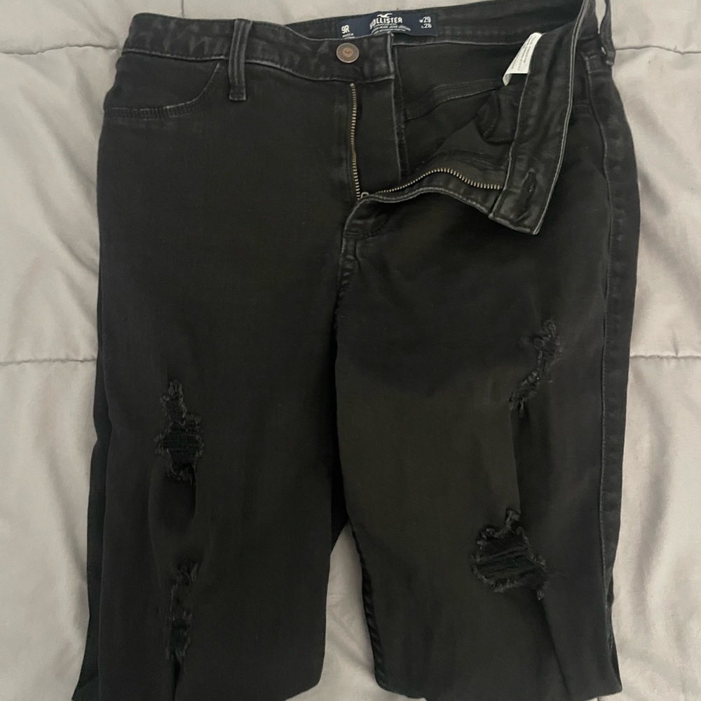 black ripped skinny jeans